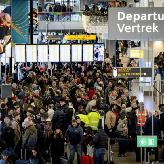 Otkazano na stotine letova: Nepredvidivo je FOTO/VIDEO