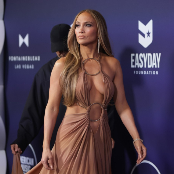 I stajling i telo boginje: Latino diva opet osvaja seksi izdanjem FOTO/VIDEO