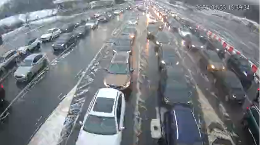 Dramatične slike sa granica: Na jednoj totalni haos, sve stoji FOTO