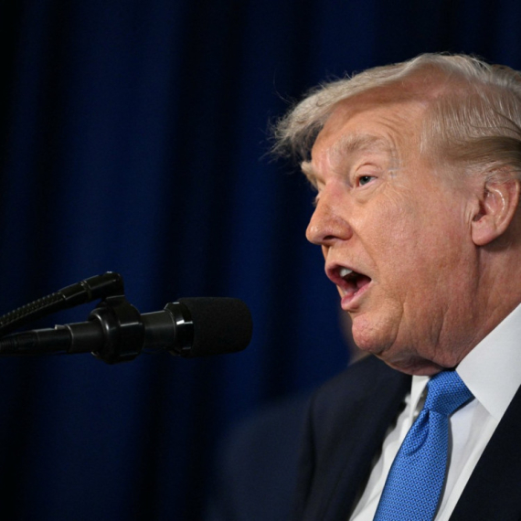 Tramp glumi regionalnog siledžiju; Akcija u Venecueli je nezakonita