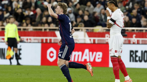 Lion produbio krizu Monaka