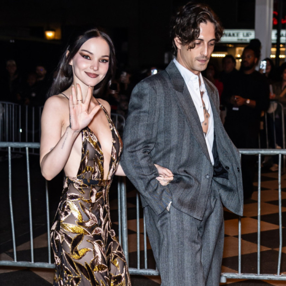 Zgodni Italijan koji je zaludeo žene je verio svoju lepoticu FOTO