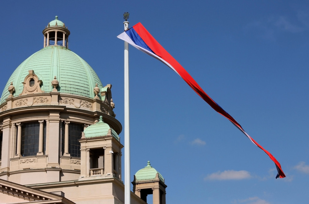 Uklonjen novogodišnji bazar ispred Skupštine Srbije: I dalje bez saobraćaja