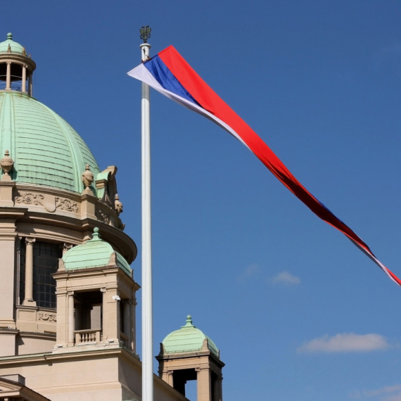 Uklonjen novogodišnji bazar ispred Skupštine Srbije: I dalje bez saobraćaja