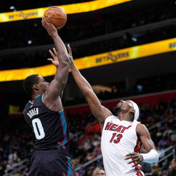 Problemi za Pistonse – povredili se Duren i Heris