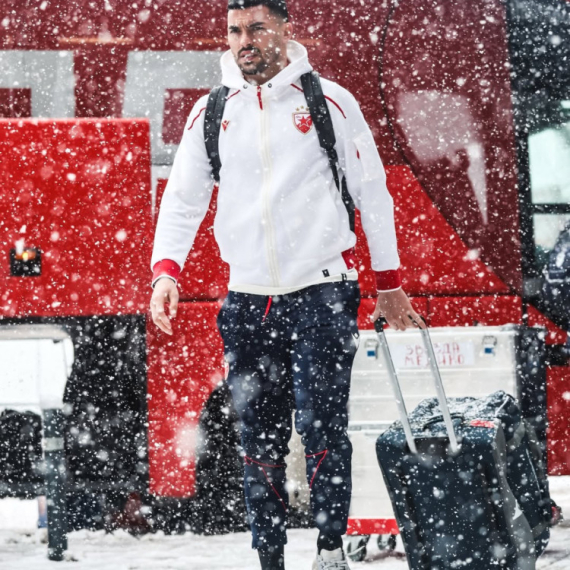 Zvezda otputovala na pripreme – Stanković računa na 32 igrača FOTO