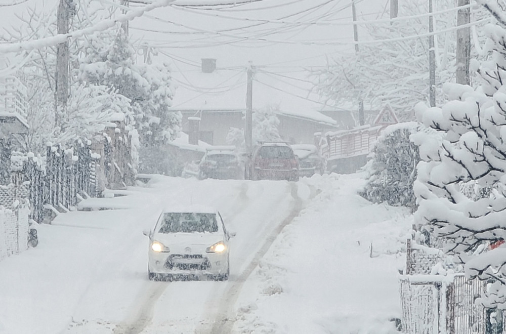 Srbija paralisana; Sneg okovao Beograd; Građani upozoreni, hitno se oglasio MUP FOTO/VIDEO