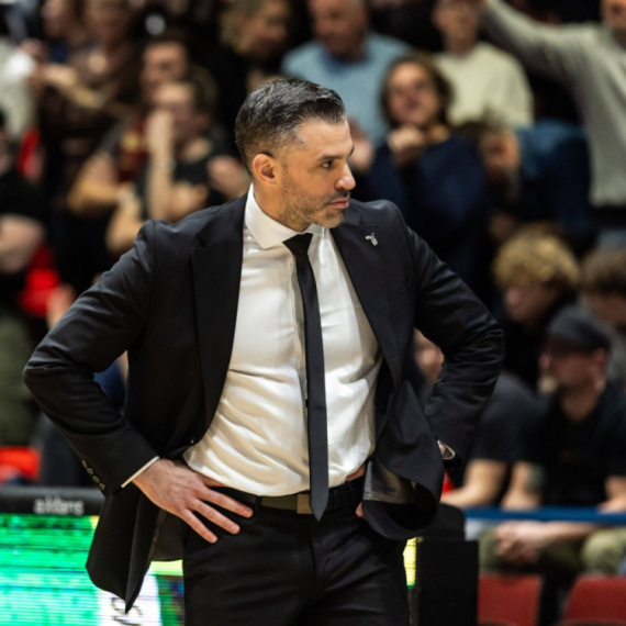 Prvi udarac za Alimpijevića – Fenerbahče razmontirao Bešiktaš u derbiju