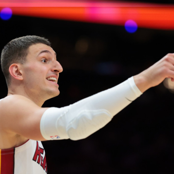 Skromno veče Jovića u teškom porazu Majamija