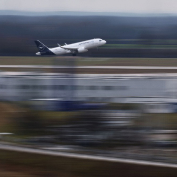 Starlink brzi internet stiže u avione: "Putnici će imati brz internet tokom leta"