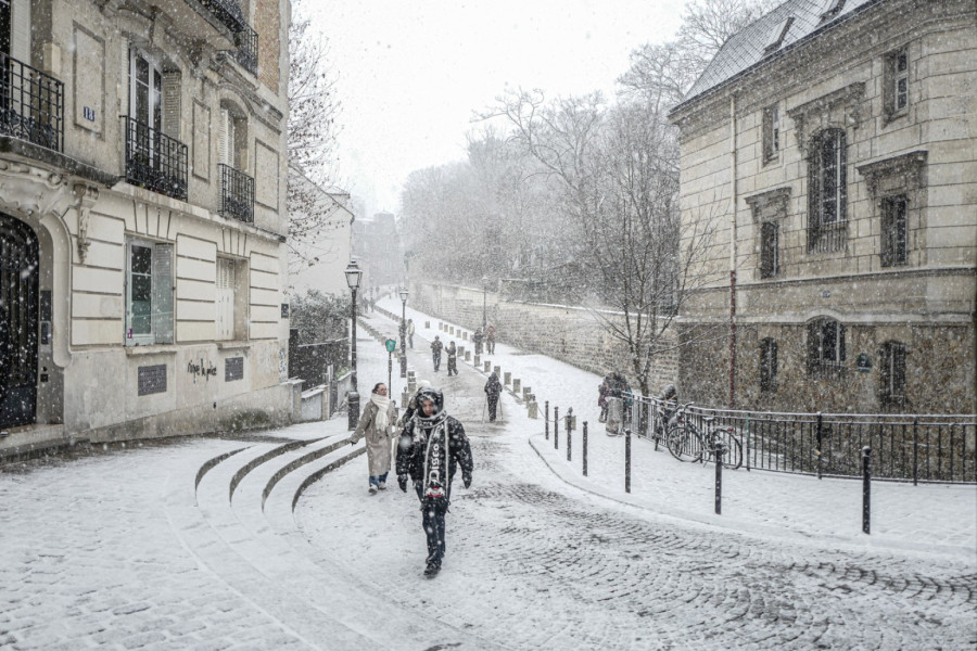 Potpuni haos: Traži se otkazivanje letova sa aerodroma u Parizu FOTO