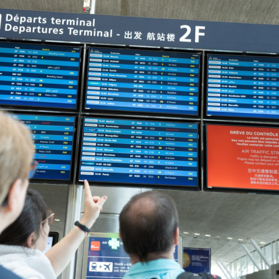 Potpuni haos: Traži se otkazivanje letova sa aerodroma u Parizu FOTO