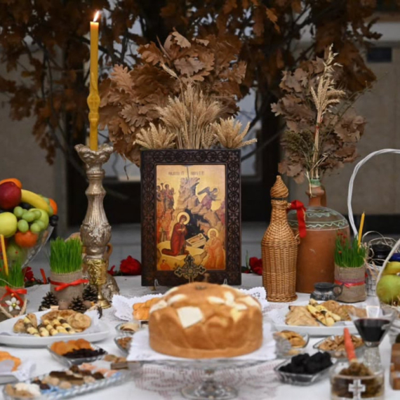 Vučič čestitao Badnji dan: U vremenu kada se svet menja brže nego što bismo želeli – vredi se podsetiti FOTO