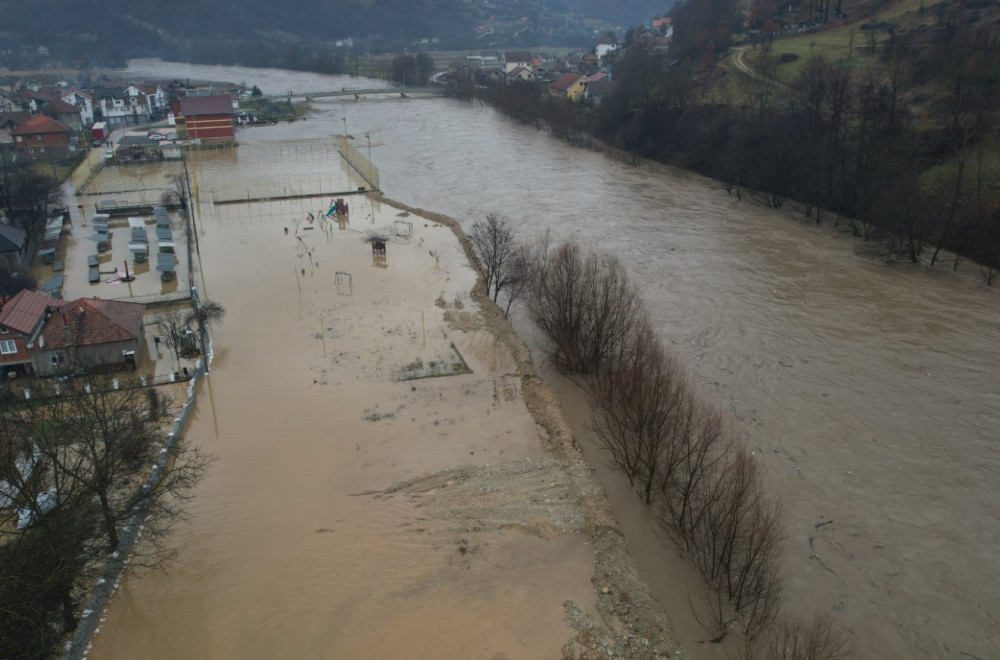 Dramatična situacija u Prijepolju, evukuisana jedna porodica: Spasilačke ekipe na terenu