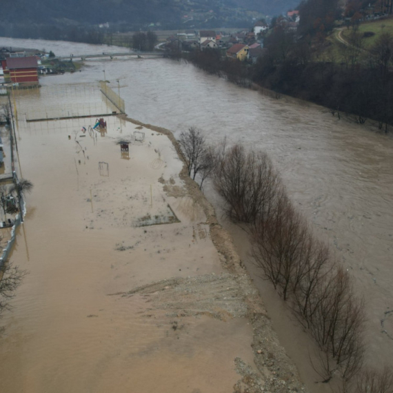 Dramatična situacija u Prijepolju, evukuisana jedna porodica: Spasilačke ekipe na terenu