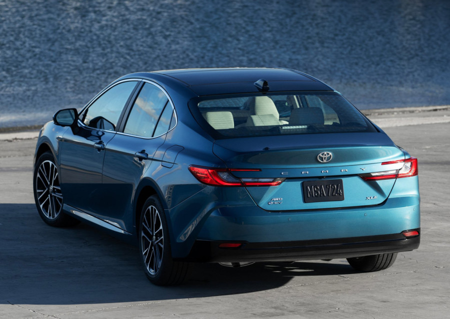 Toyota Corolla i Camry i dalje se odlično prodaju u Americi opsednutoj SUV modelima