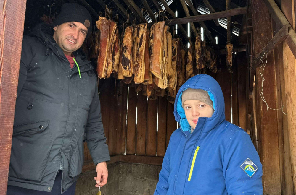 Mirko sa Kablara ima "štek" na kom bi mu pozavideli mnogi: Sa sinovima čuva tradiciju FOTO