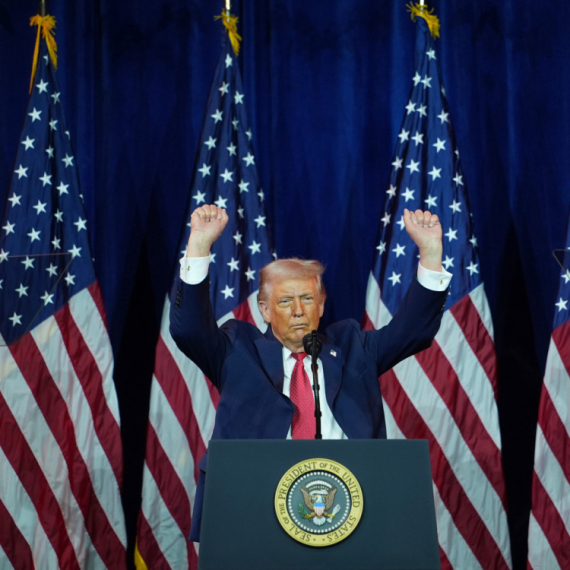 Tramp povećava vojni budžet SAD sa bilion na bilion i po dolara