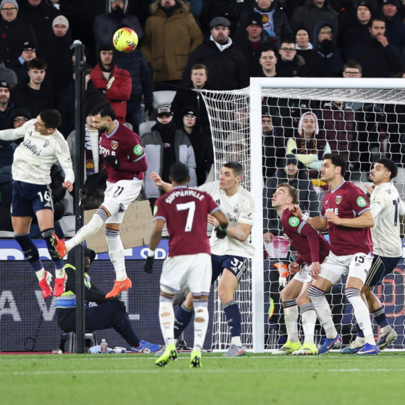 "Šumari" stavili Vest Hem u sve težu poziciju