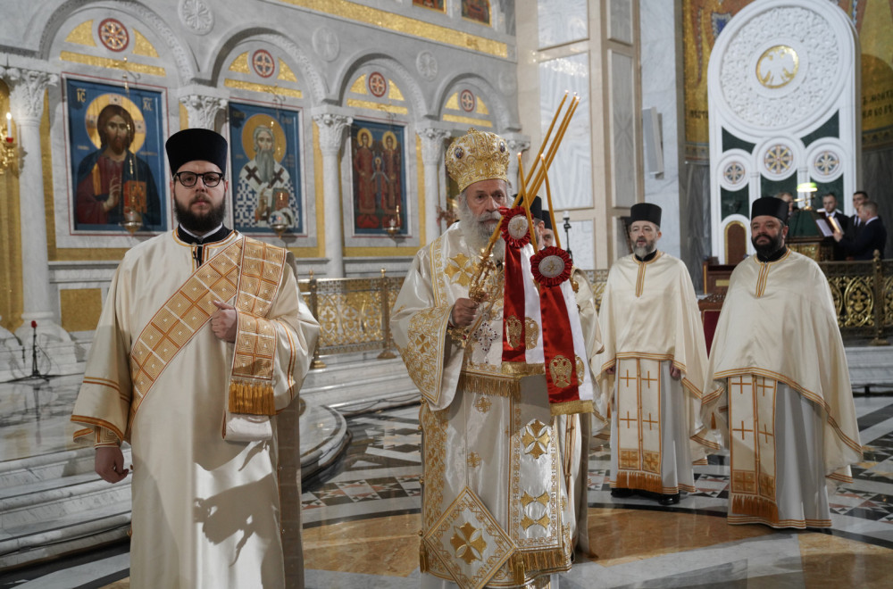 Počela proslava Božića u Srbiji: U Hramu Svetog Save se okupio veliki broj vernika VIDEO