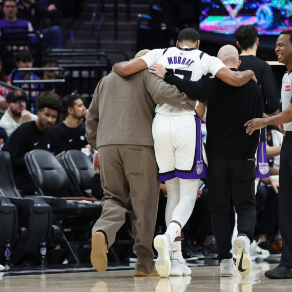 Problem: Povredio se Marej – odneli ga u svlačionicu VIDEO