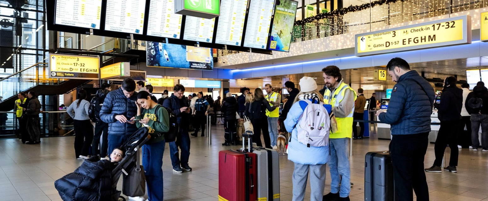 Otkazano čak 700 letova u Amsterdamu: Putnici zarobljeni, nastao haos na aerodromu