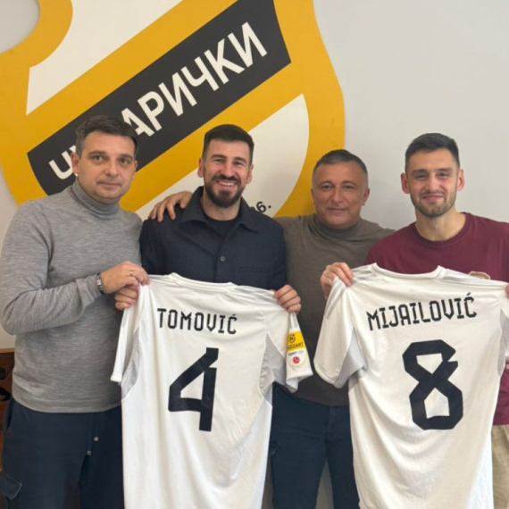 Božićni poklon na Brdu – Čukarički rešio dva važna potpisa