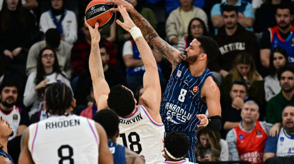 Pariz srušio Efes usred Istanbula!