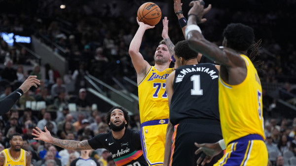 Dončiću uzalud i tripl-dabl – "odbačeni sin" Denvera nastavlja da rešeta VIDEO