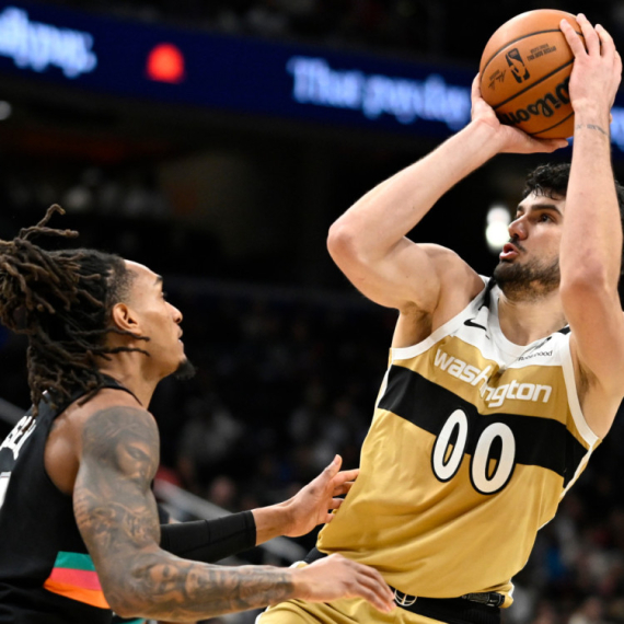 Tristan jednom šutnuo, jednom pogodio – Kari "ubio" Bakse VIDEO