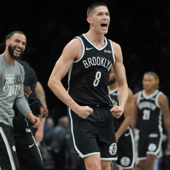 Rus "zapalio" Bruklin VIDEO