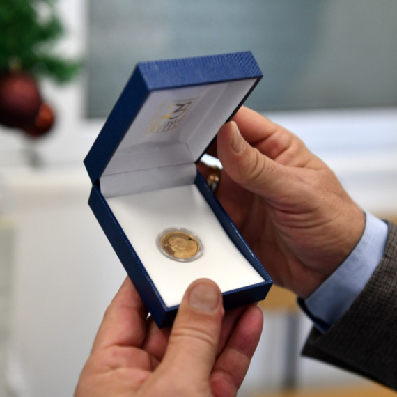 Maksim je prva božićna beba rođena u Čačku: Dobio vredan dukat kao poklon