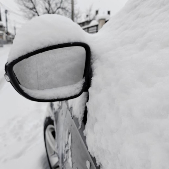 Sneg paralisao jedno mesto u Srbiji – zatrpani su FOTO