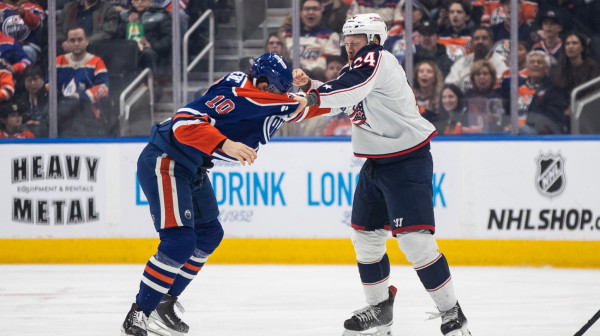 Bokser među hokejašima – u poslednje dve godine skor 21-0! VIDEO