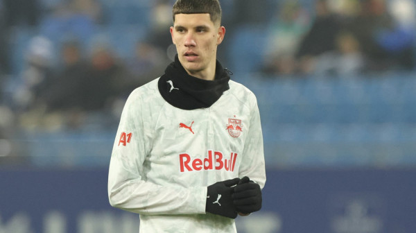 Zvanično – Srbin novi centarfor Lacija VIDEO