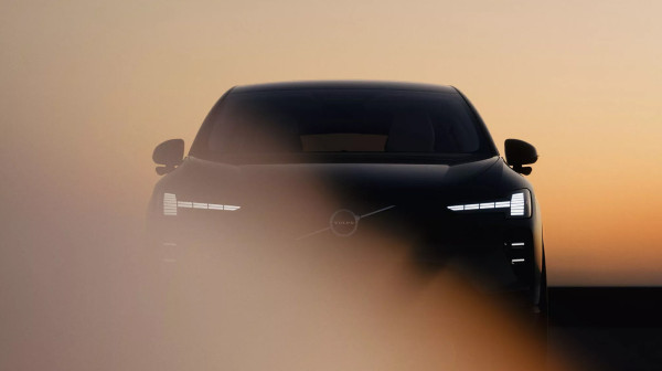 Volvo EX60 stiže sa dometom kojim izaziva Mercedes i BMW,  i može da ima sedam sedišta FOTO