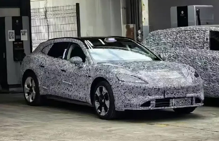 Nije Porsche, ali izgleda kao da to želi da bude FOTO