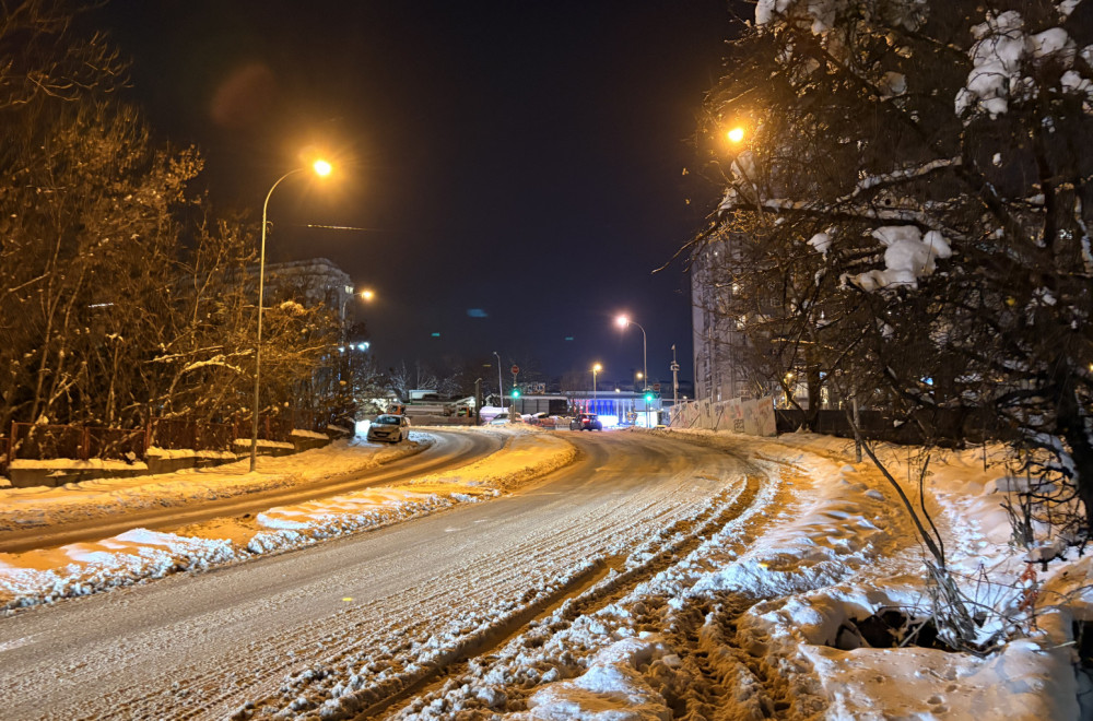 Putevi Srbije: Sneg do 5 cm na više deonica putnih pravaca, moguć led na putu