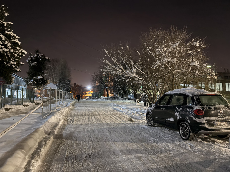 Srbija je zavejana: Evo gde će večeras i koliko napadati sneg; Oprez! Postoji opasnost FOTO