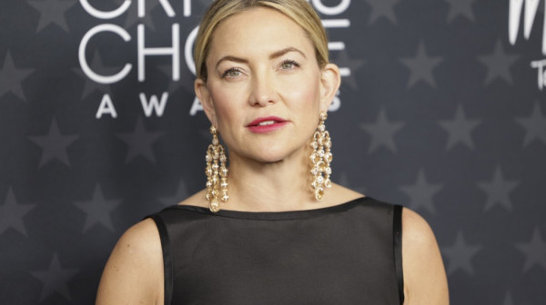 Novi film Kejt Hadson i Hjua Džekmana izazvao skandal: "Krade nasleđe našeg oca"