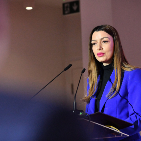 Mesarović povodom Dana Republike Srpske: Očuvanje neraskidivih veza je naš jasan prioritet FOTO