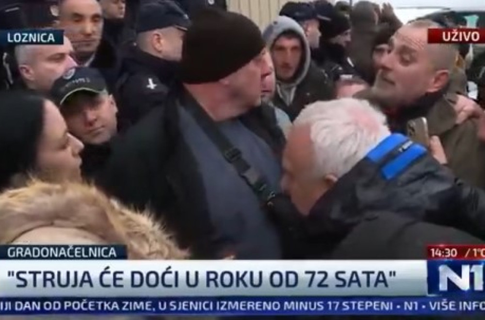 Gradonačelnica Loznice hrabro i ponosno izašla pred svoj narod: Održala političku lekciju blokaderu VIDEO