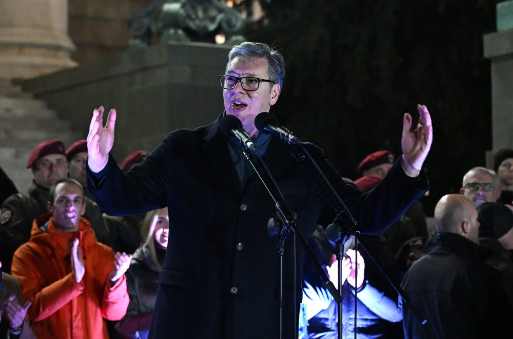 Vučić poručio građanima: "Samo ujedinjeni možemo da idemo napred, da gradimo još snažniju Srbiju" VIDEO