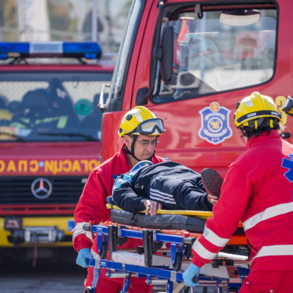 Incident u Novom Sadu: Osoba pala sa više od pet metara visine FOTO