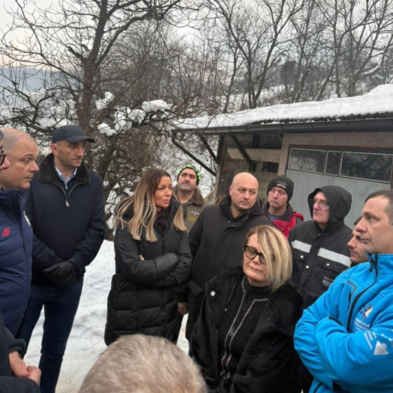 Ministarka Mesarović u Loznici i Krupnju: Nema spavanja, ne stajemo dok sva domaćinstva ne dobiju struju FOTO