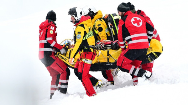 Užas u Austriji – Eger se zakucala u zaštitnu ogradu pri brzini od 109 km/h  FOTO