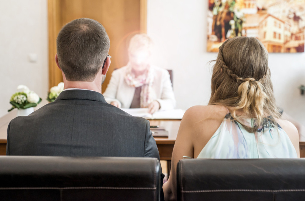 Paru poništen brak zbog ChatGPT govora: Rekli su da, ali...