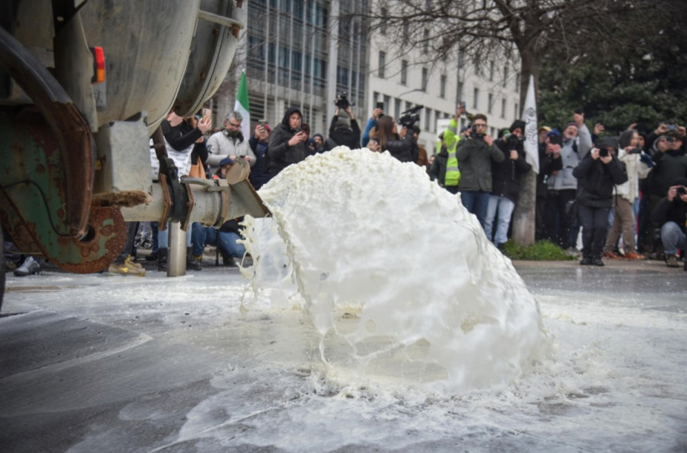 Haos širom EU: Poljoprivrednici ustali protiv istorijskog sporazuma FOTO/VIDEO