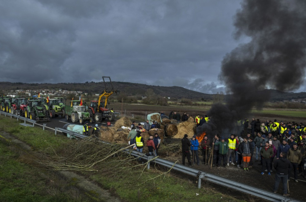 Haos širom EU: Poljoprivrednici ustali protiv istorijskog sporazuma FOTO/VIDEO