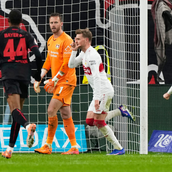 Šok u Leverkuzenu – Štutgart pregazio Bajer za poluvreme!